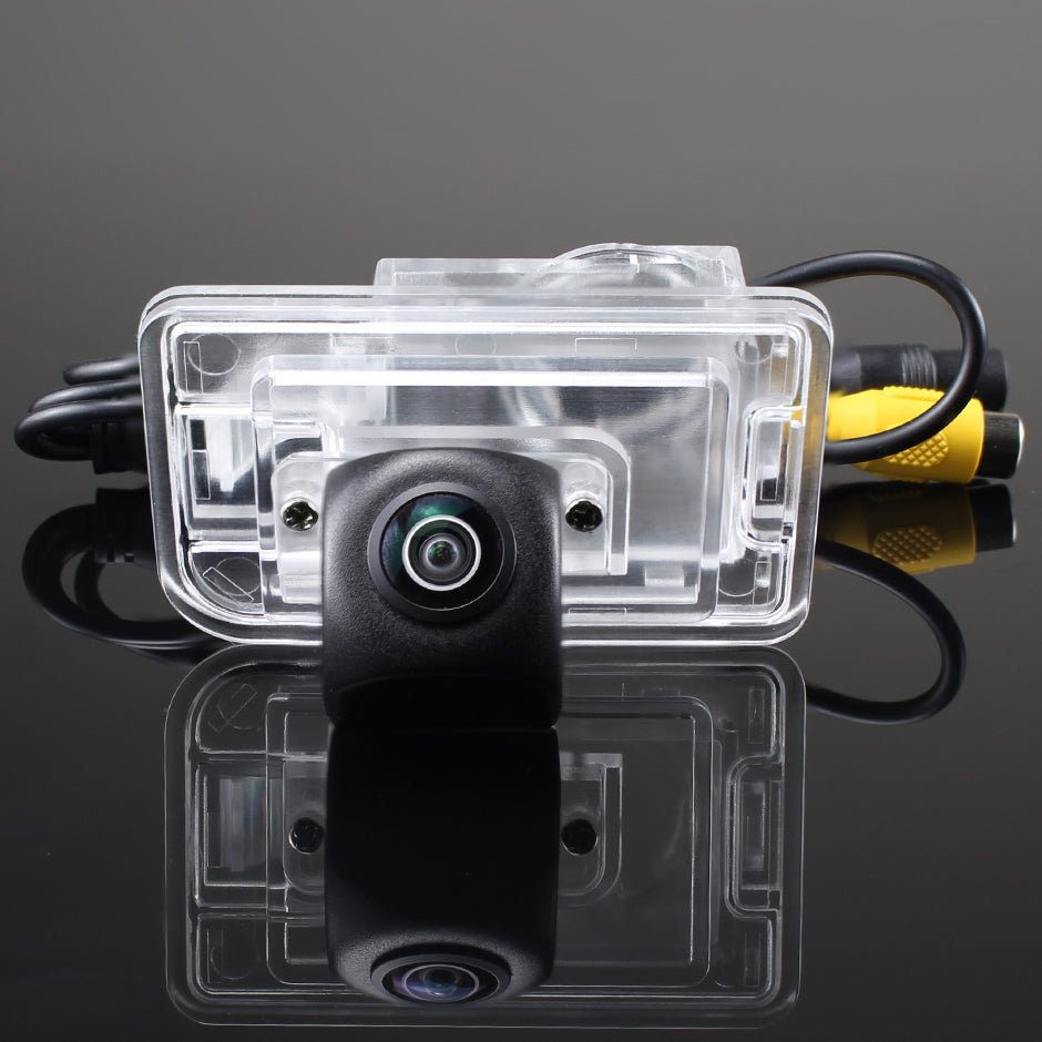 Camera marsarier Suzuki Swift III, Swift Sport II dedicata, MaxTech ULTRA Dynamic, suport lampa numar OEM, AHD 1080p CVBS 720p, unghi 155 grade, linii dinamice, RCA, navigatii Android aftermarket
