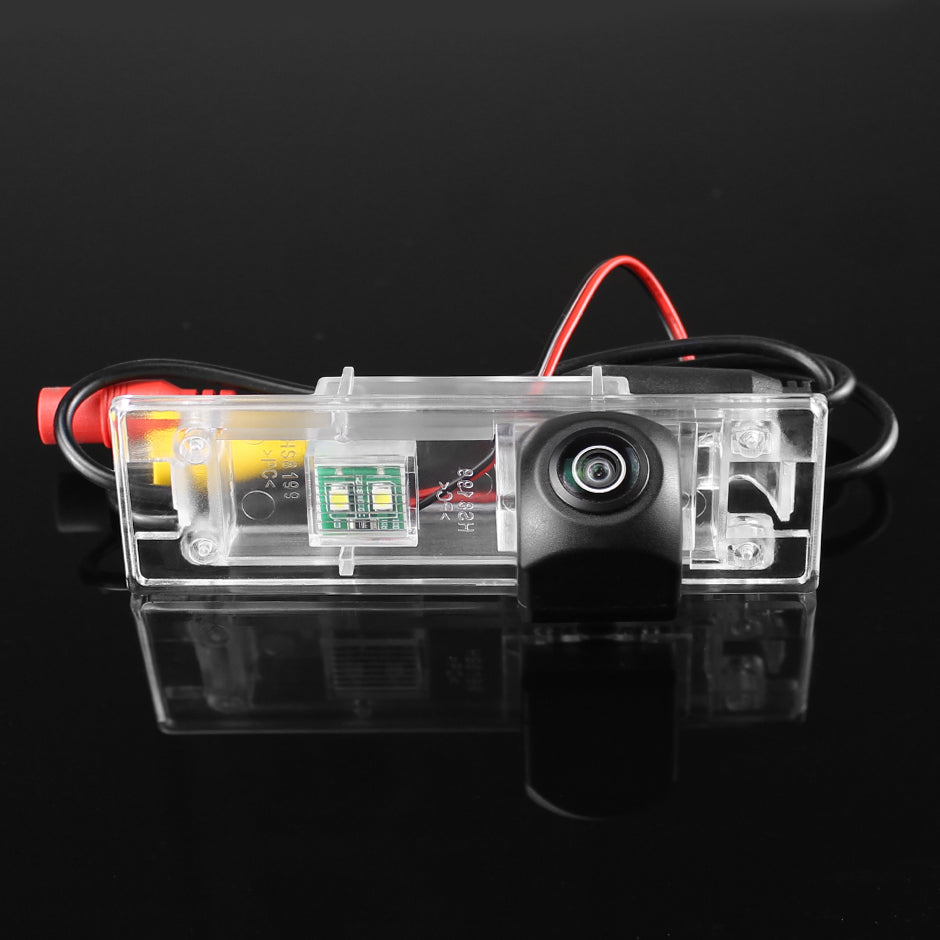 Camera marsarier BMW Seria 1 E81 E87 F20 F21, Z4 E89, Seria 6 F06 F12 F13 dedicata, MaxTech ULTRA Dynamic, suport lampa numar OEM, AHD 1080p CVBS 720p, unghi 155 grade, linii dinamice, RCA, navigatii Android aftermarket