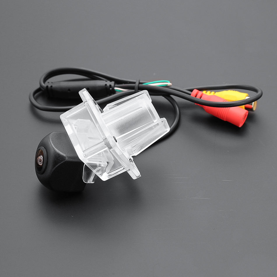 Camera marsarier Mercedes C-Class W204 S204, E-Class W212 S212 dedicata, MaxTech ULTRA, suport lampa numar OEM, Fisheye AHD 1080p / CVBS 720p, unghi 175 grade, RCA, navigatii Android aftermarket