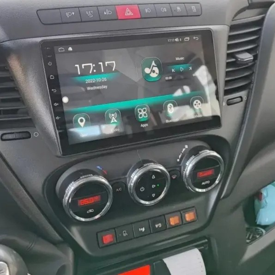 Navigatie Iveco Daily VI (2019-2020) Facelift dedicata, MaxTech® PRO SERIES, 8 GB Ram 128 GB Rom, OctaCore, Carplay si Android auto, Ecran 9” HD Touch, Sim 4G, ADI/HI-Res, GPS, Wifi, Bluetooth, Radio, USB, EQ, DSP, Waze